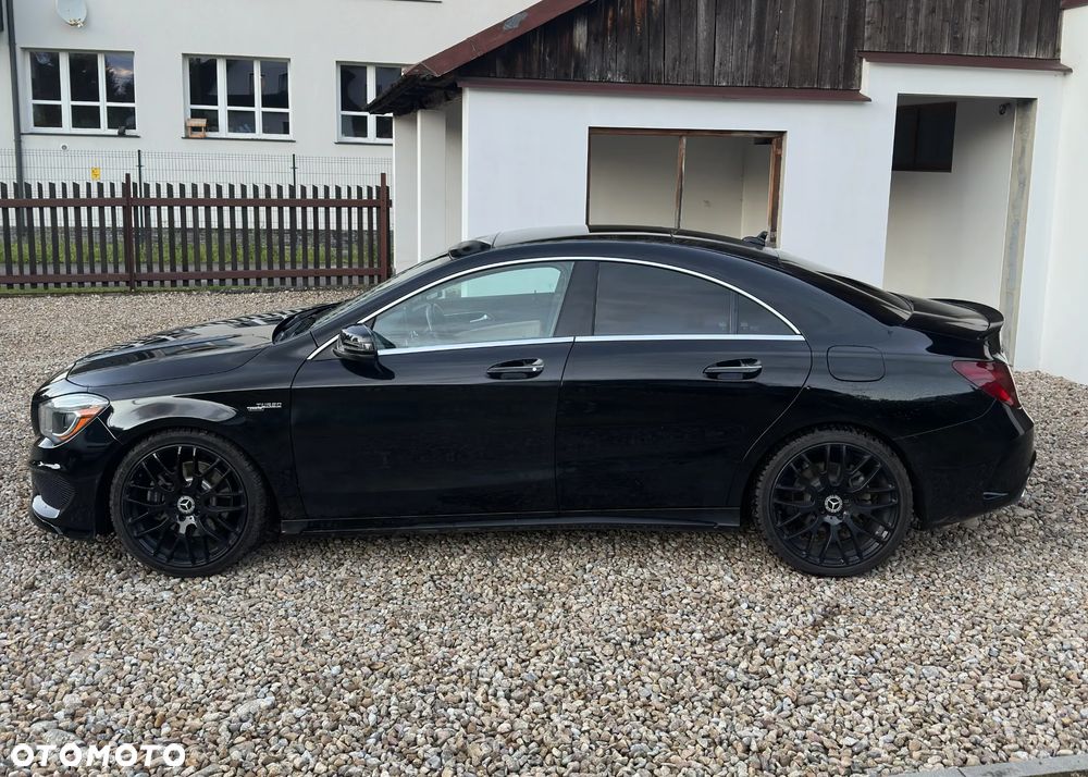 Mercedes-Benz CLA 250 4Matic 7G-DCT AMG Line - 2