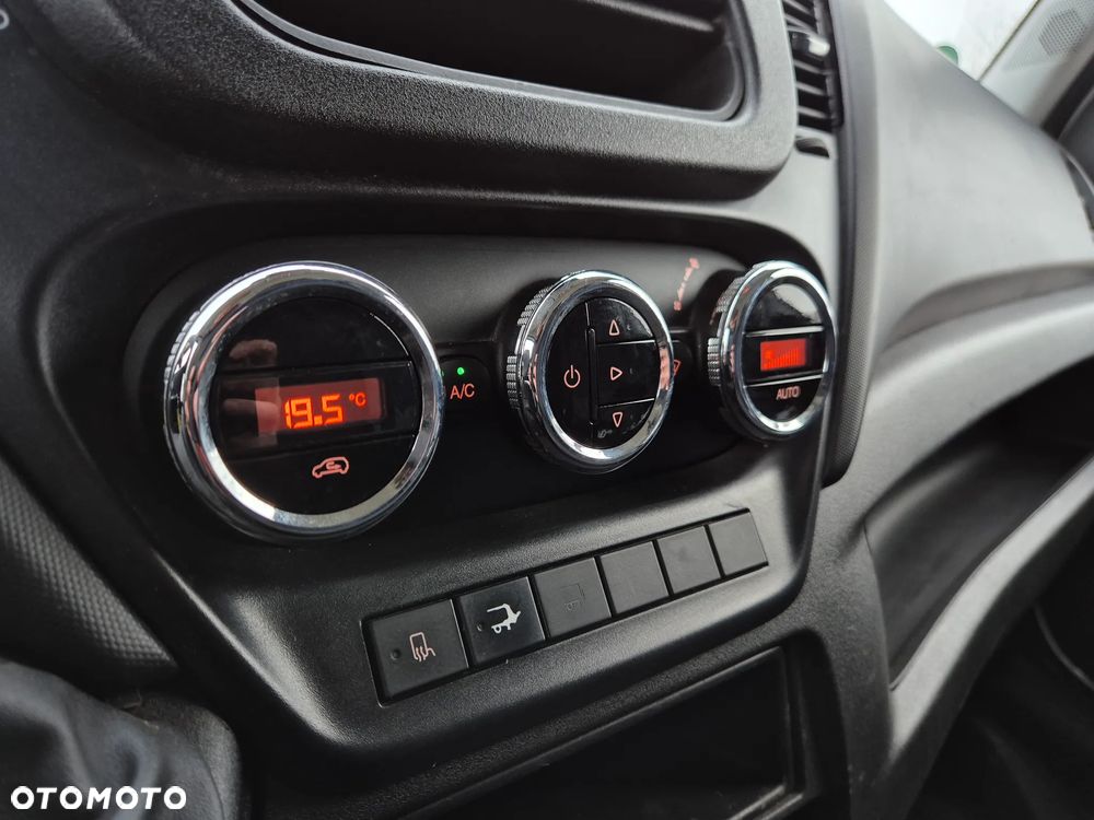 Iveco Daily 35S16 Hi-Matic, Kontener 8PAL, winda 750KG - 13