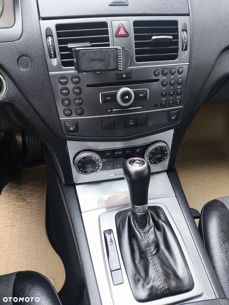 Mercedes-Benz Klasa C 220 CDI DPF Automatik BlueEFFICIENCY Avantgarde - 12