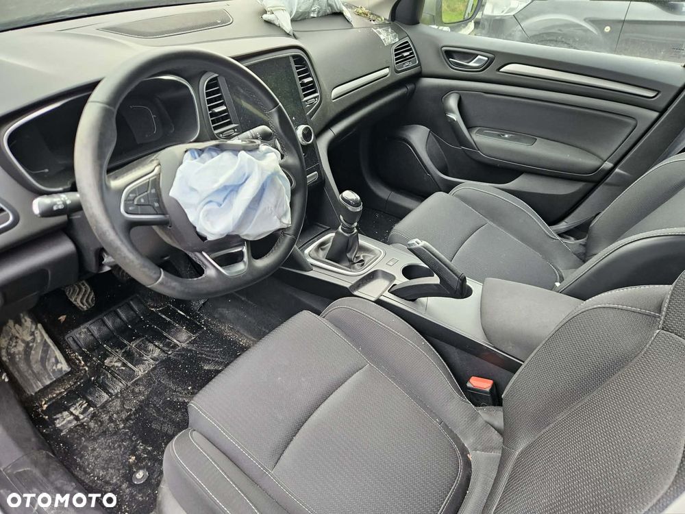 Renault Megane 1.5 Blue dCi Zen - 8