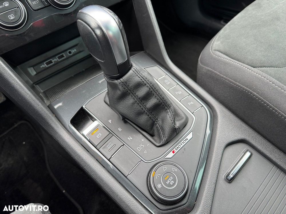 Volkswagen Tiguan - 13