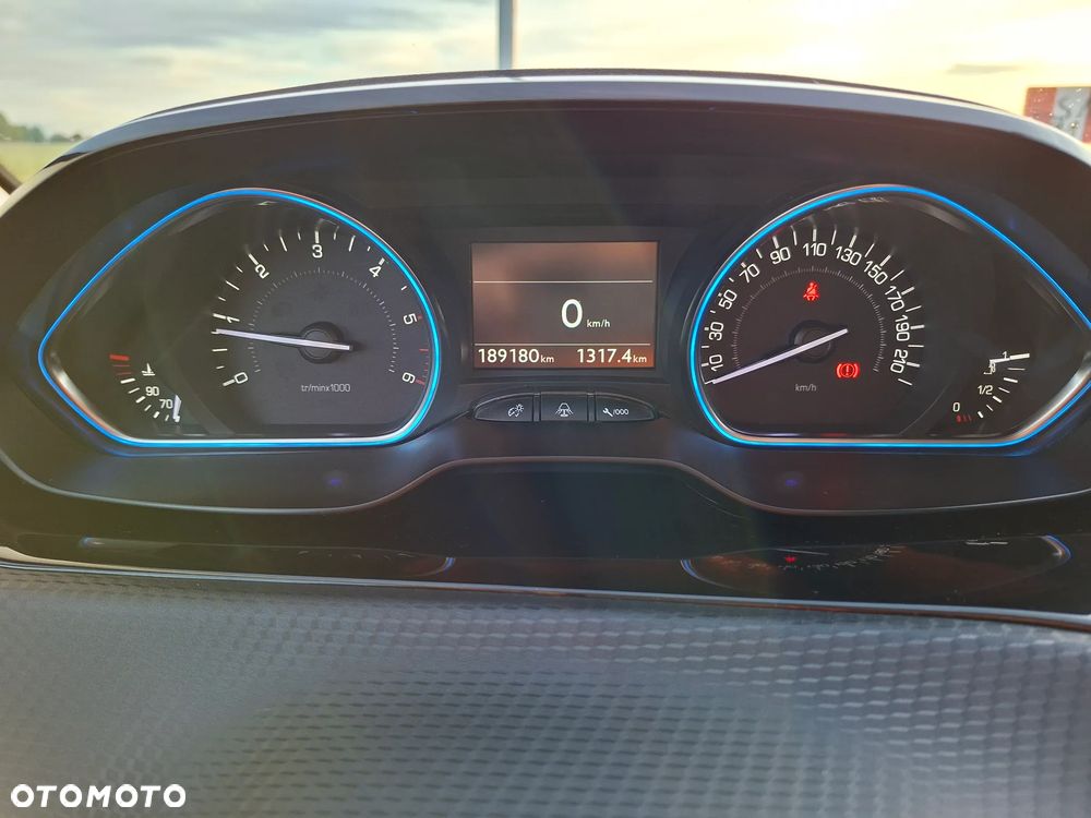 Peugeot 2008 BlueHDi FAP 120 STOP & START Allure - 12