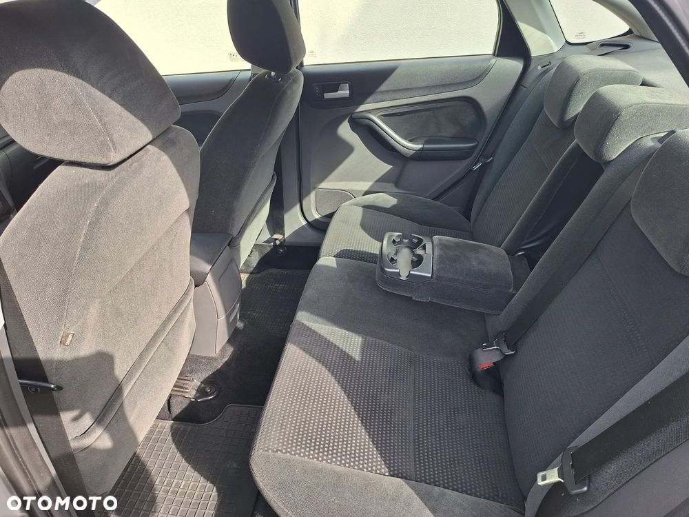 Ford Focus 1.8 TDCi Ghia - 11