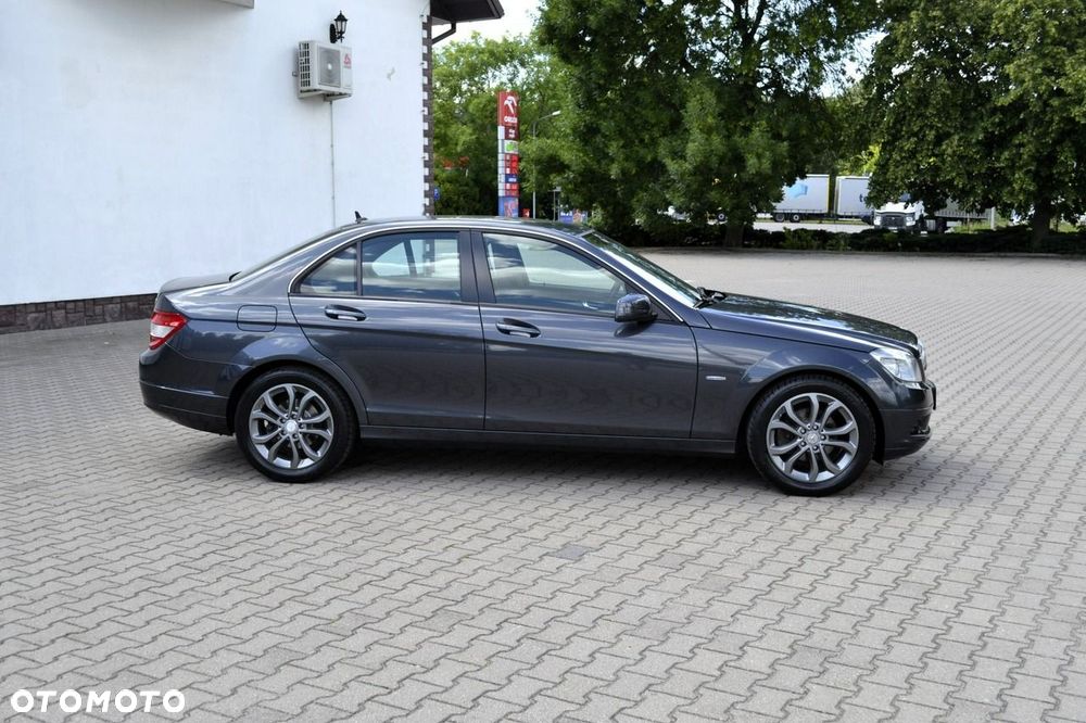 Mercedes-Benz Klasa C 180 BlueEFFICIENCY 7G-TRONIC Elegance - 9