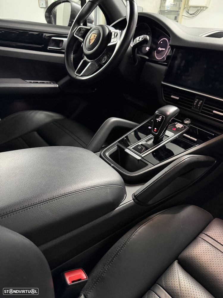 Porsche Cayenne - 17
