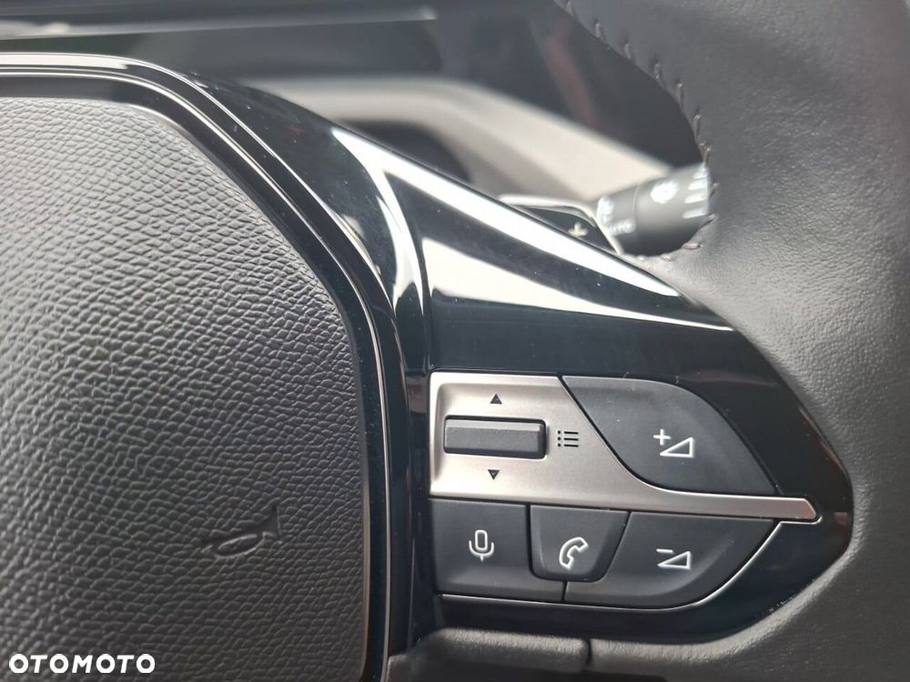 Peugeot 408 1.2 PureTech Allure S&S EAT8 - 17