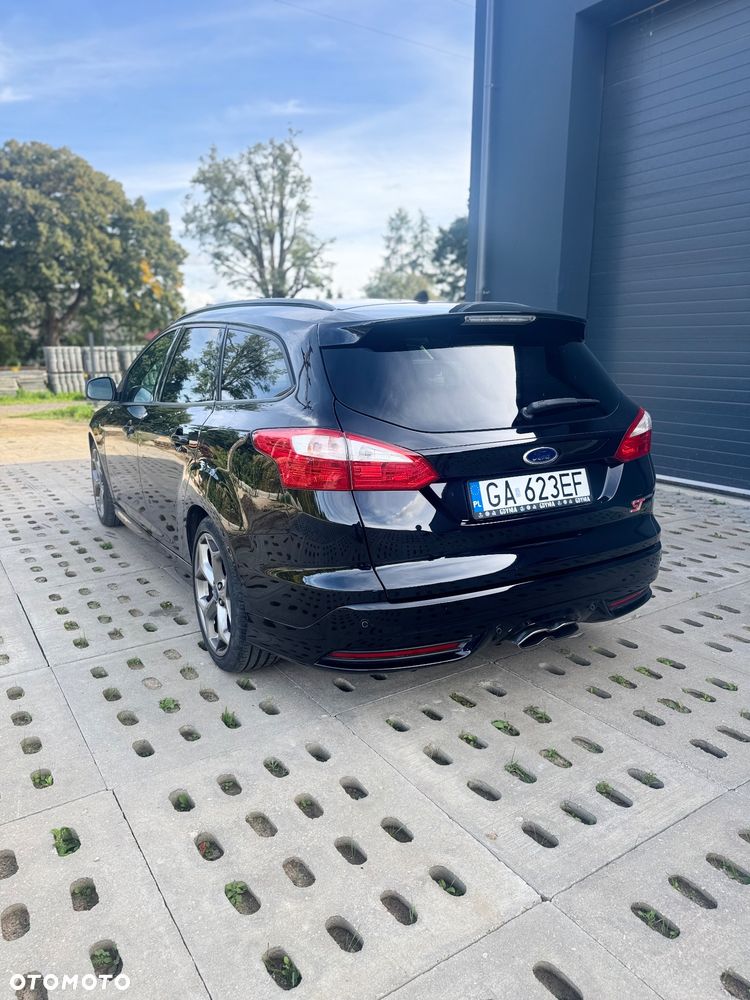 Ford Focus ST - 5