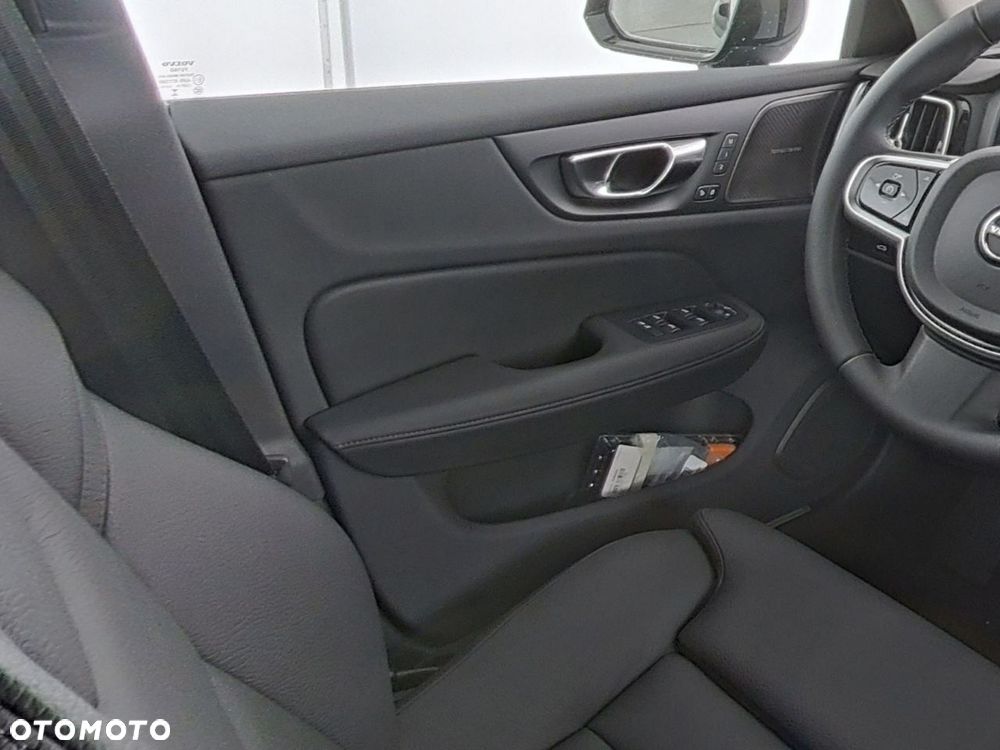 Volvo V60 B4 B Plus Dark - 12