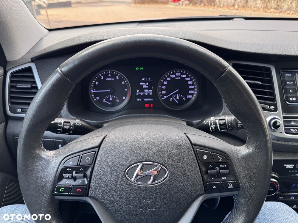 Hyundai Tucson 1.6 GDI BlueDrive GO 2WD - 11