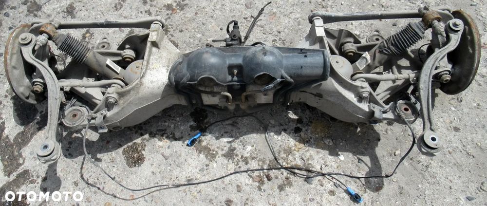 CITROEN C5 III X7 1.6 THP BELKA ZAWIESZENIA TYLNA TYŁ KOMBI - 1