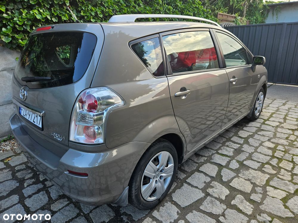 Toyota Corolla Verso - 6