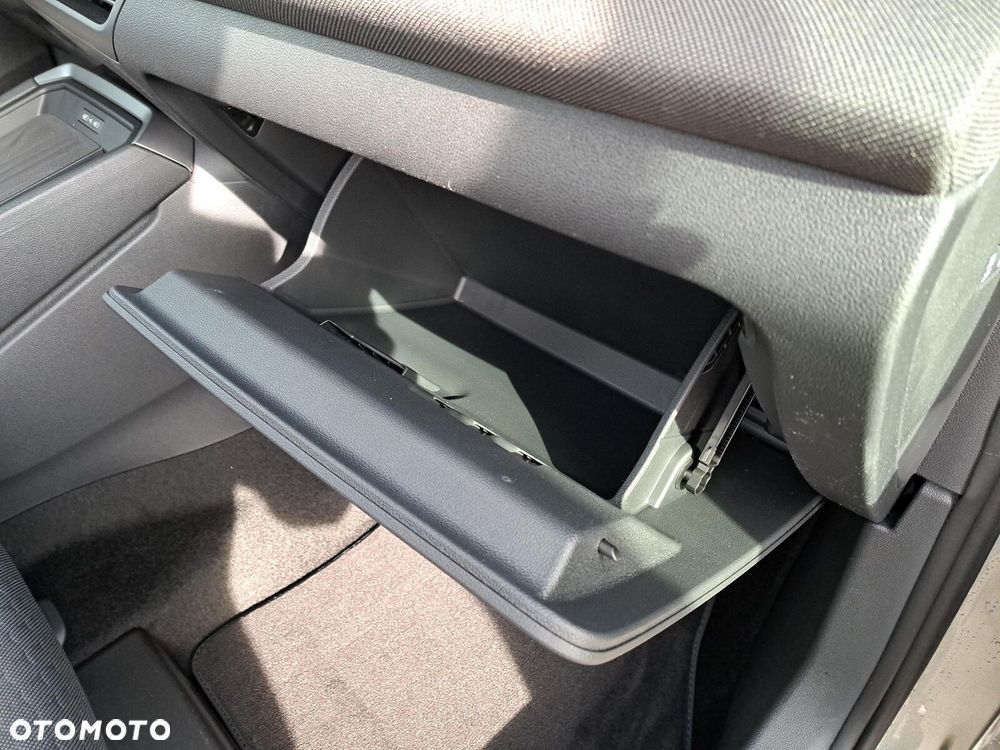 Volkswagen T-Roc 1.5 eTSI Life DSG - 32