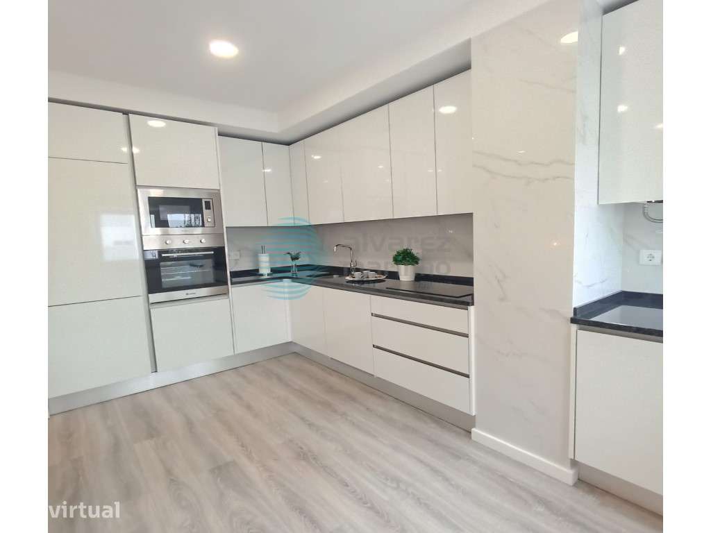 Apartamento T3, em remodelação total, zona de Benfica - Grande imagem: 5/12