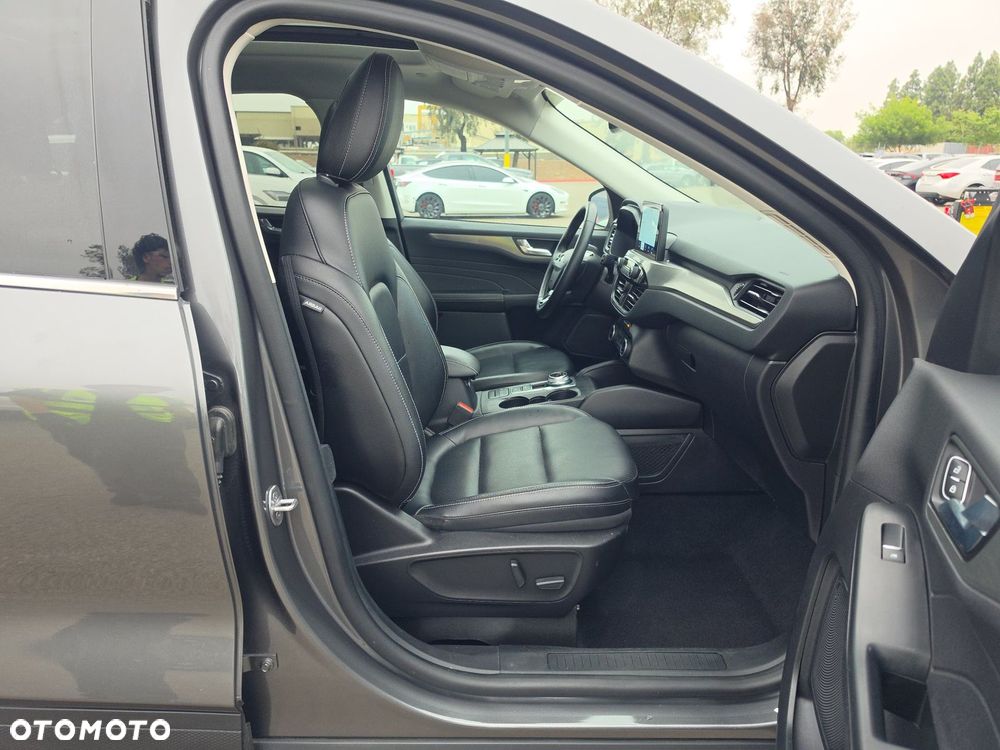 Ford Escape 2.0 EcoBoost AWD Titanium - 11