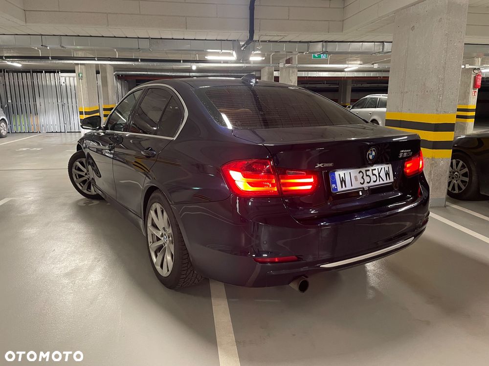 BMW Seria 3 320i xDrive - 4