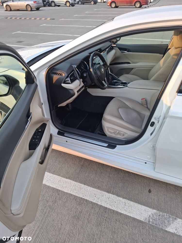Toyota Camry - 3