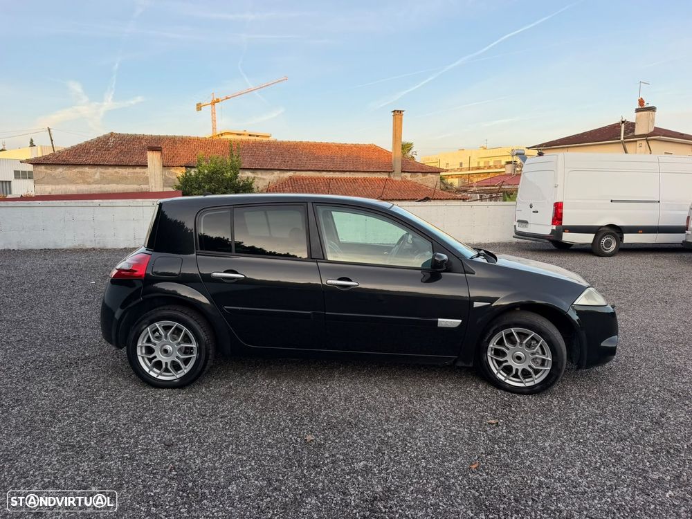 Renault Mégane 1.5 dCi Confort - 11