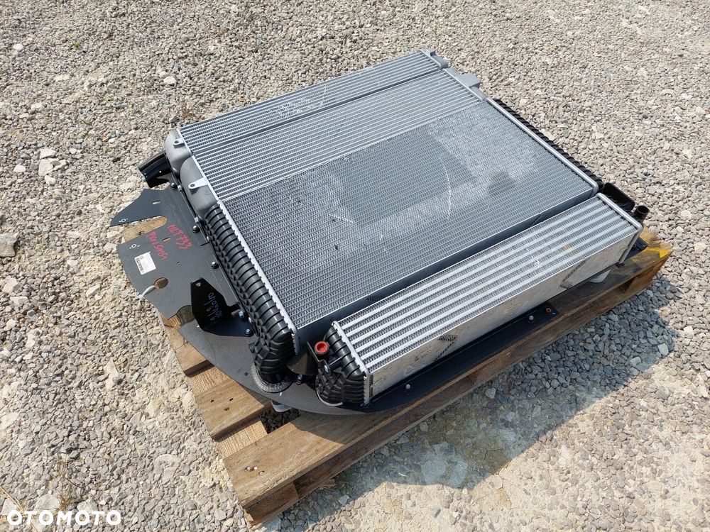 Chłodnica cieczy oleju wody zespół chłodnic intercooler Manitou MLT 733, 933, 1033 630, 730 - 4