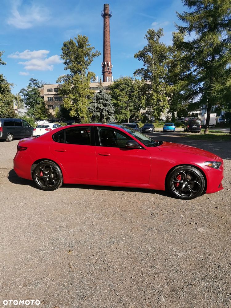 Alfa Romeo Giulia 2.0 Turbo 16V AT8-Q4 Ti - 5
