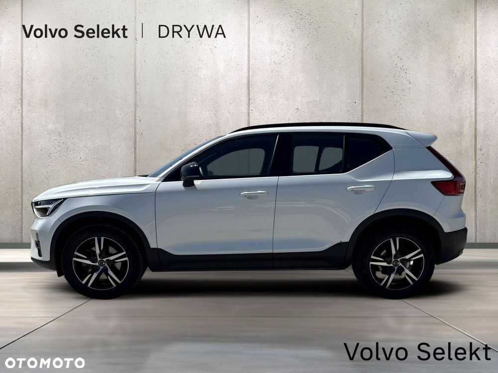 Volvo XC 40 B3 Plus Dark - 4
