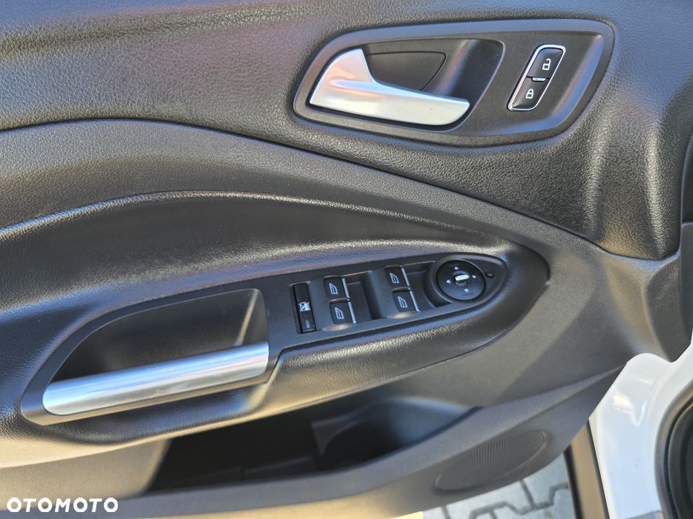 Ford Kuga - 17