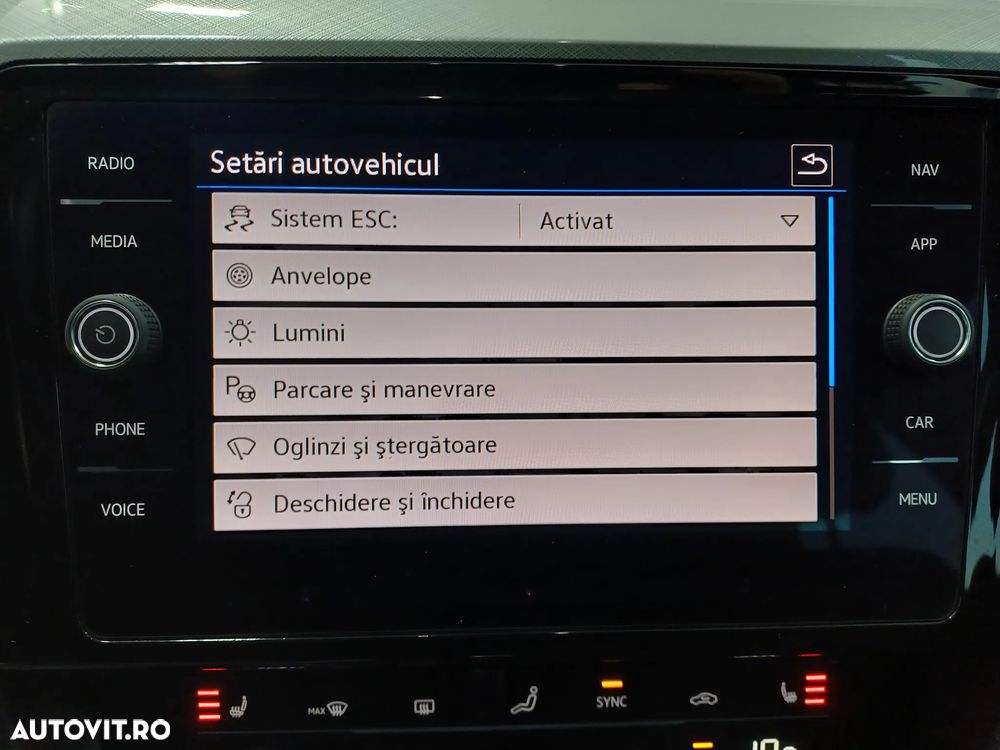 Volkswagen Passat Variant 2.0 TDI DSG Comfortline - 18