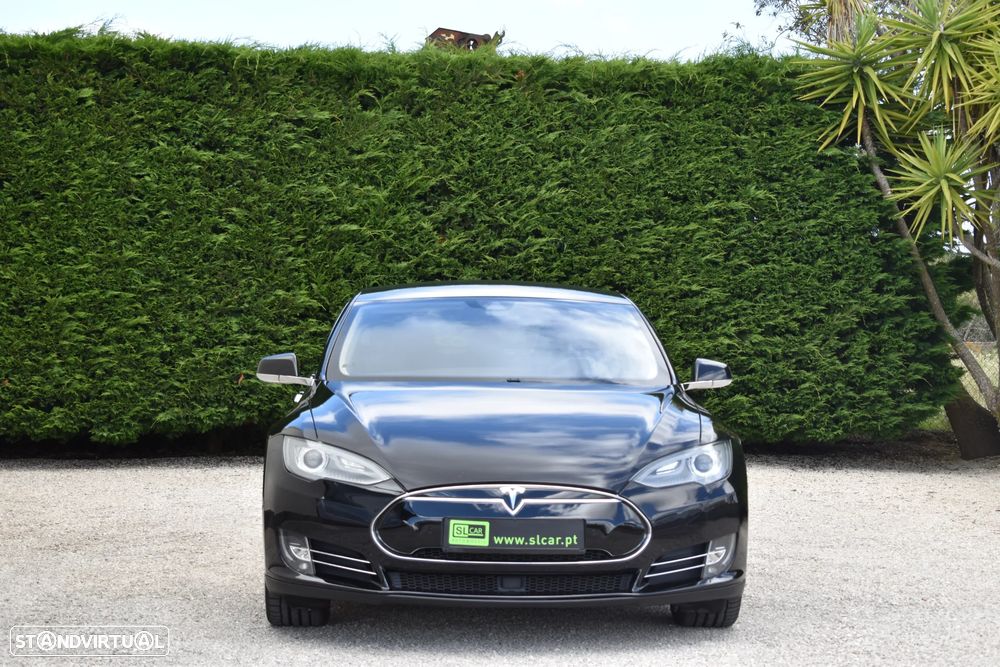 Tesla Model S - 23