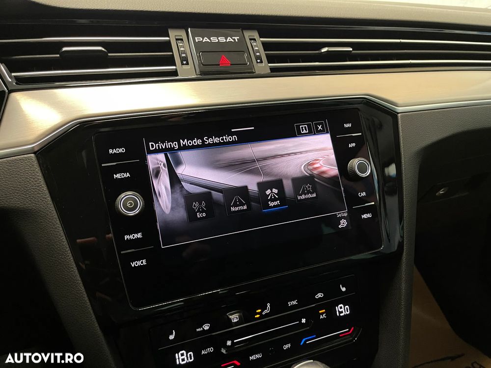 Volkswagen Passat 2.0 TSI ACT OPF DSG Highline - 19