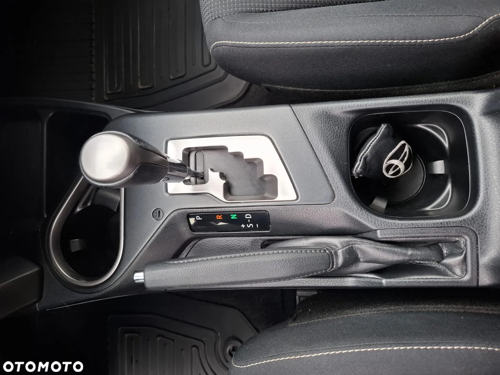 Toyota RAV4 Hybrid Selection 4x2 - 18