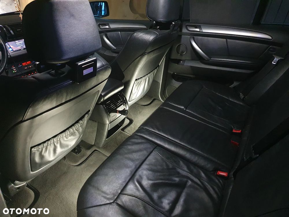 BMW X5 4.8is - 9
