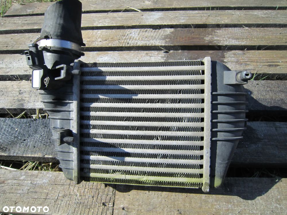 Intercooler chłodnica powietrza Audi 4F0145805AA - 5
