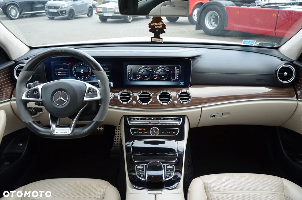 Mercedes-Benz Klasa E 43 AMG 4-Matic - 15
