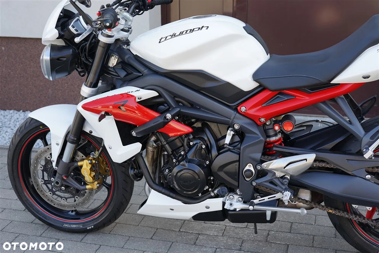 Triumph Street Triple - 26
