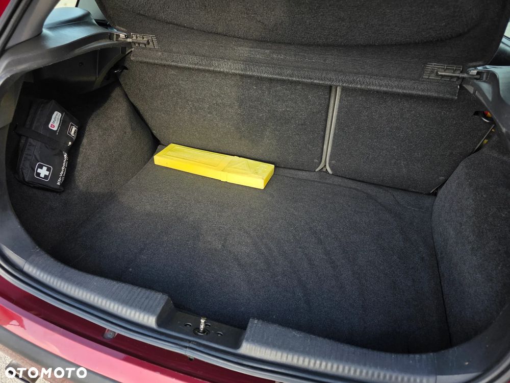 Ford Focus Ghia - 16