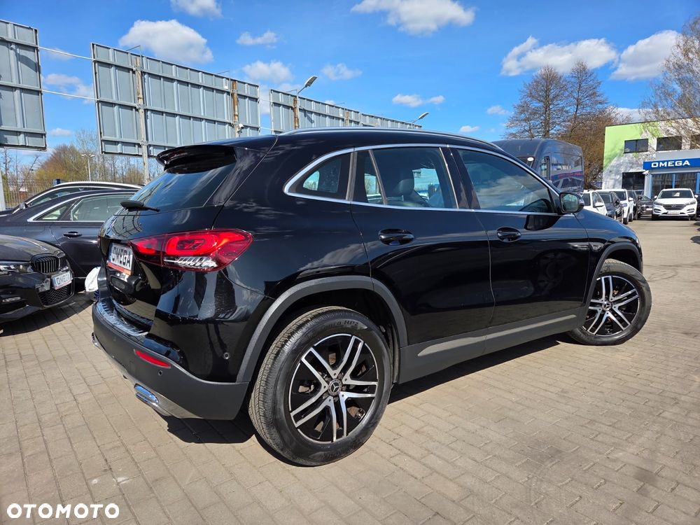 Mercedes-Benz GLA 200 d 8G-DCT - 4
