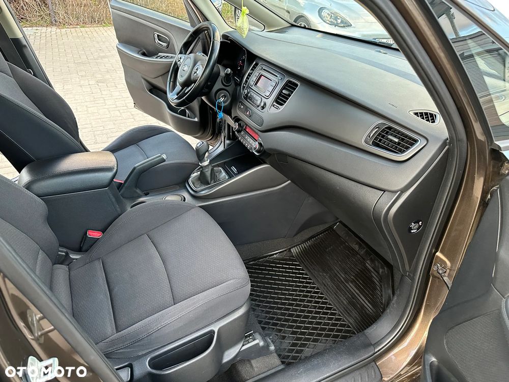 Kia Carens - 20