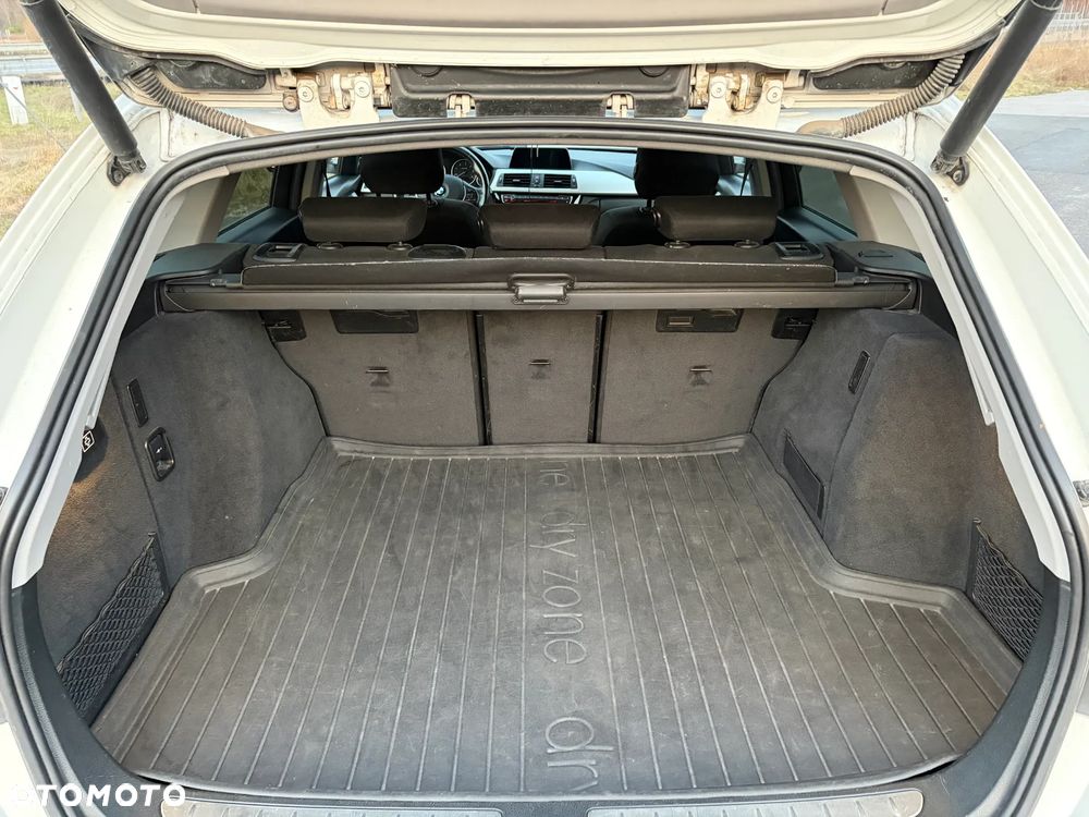 BMW Seria 3 318d Sport Line Shadow - 12