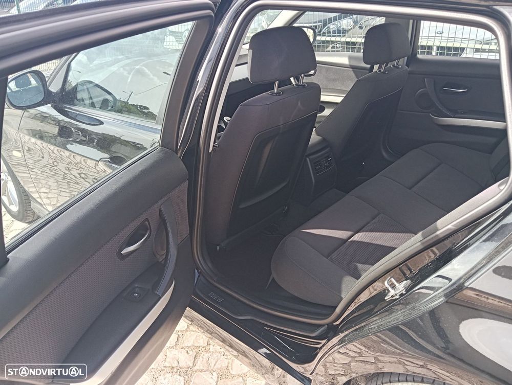 BMW 320 d LifeStyle - 13