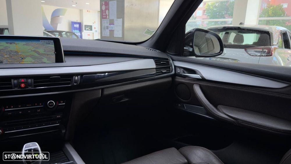 BMW X5 25 d xDrive Pack M - 24
