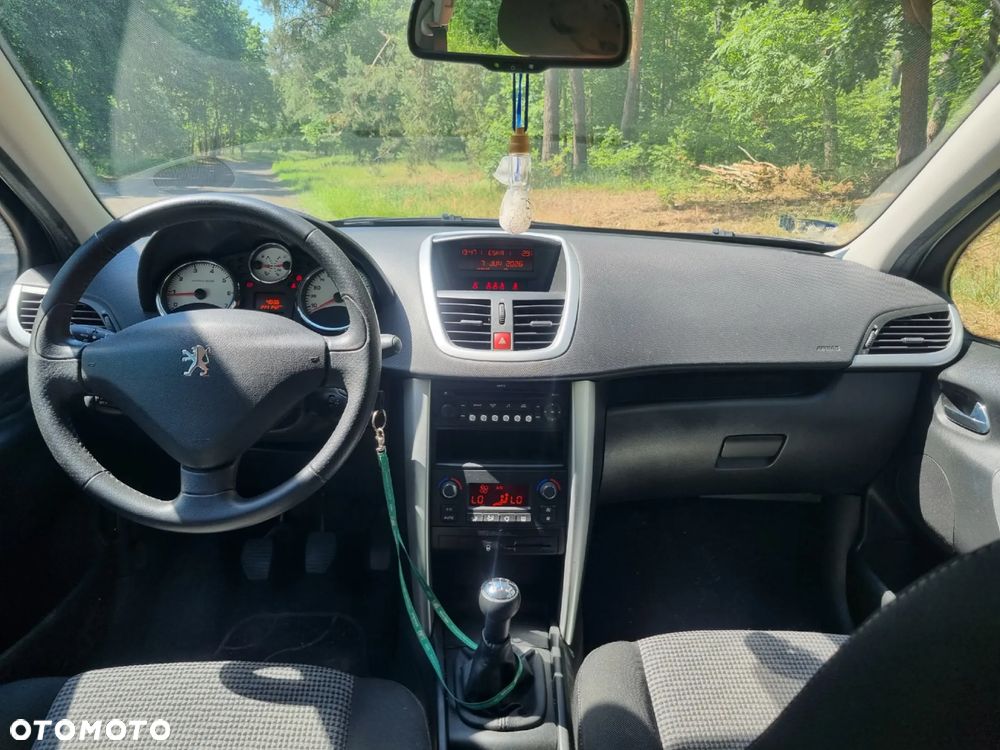 Peugeot 207 - 13