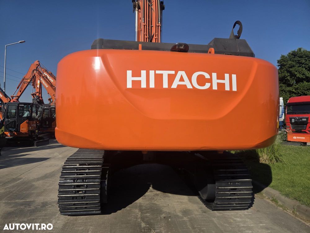 Hitachi ZX350LCN-6, 8.687h, CUPLA RAPIDA, cupa 2,2mc dinti NOI, latime 2,99m, ad sapare 7m, lant 90% bun doar 595h deplasare, consum mediu 17l/h, inst picon, inst rotire pe brate, GRESARE AUTOMATA, camera spate, ridica 25t, PROMOTIE 97.900 EUR+Tva - 16