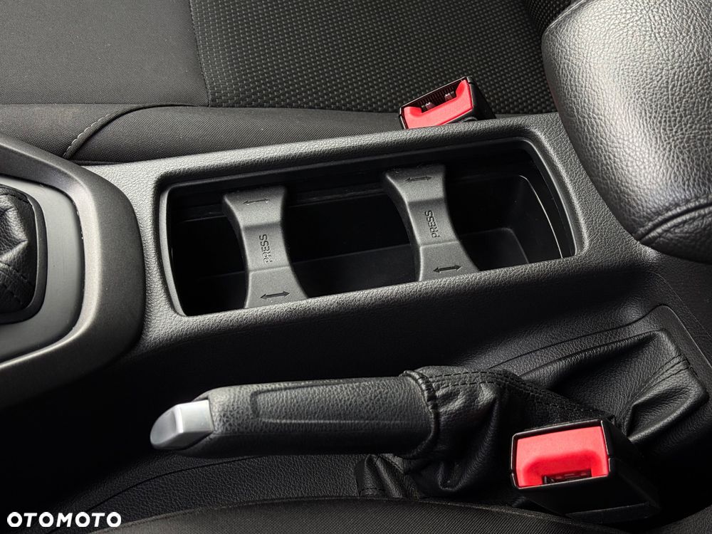 Ford Focus 1.0 EcoBoost Titanium - 24