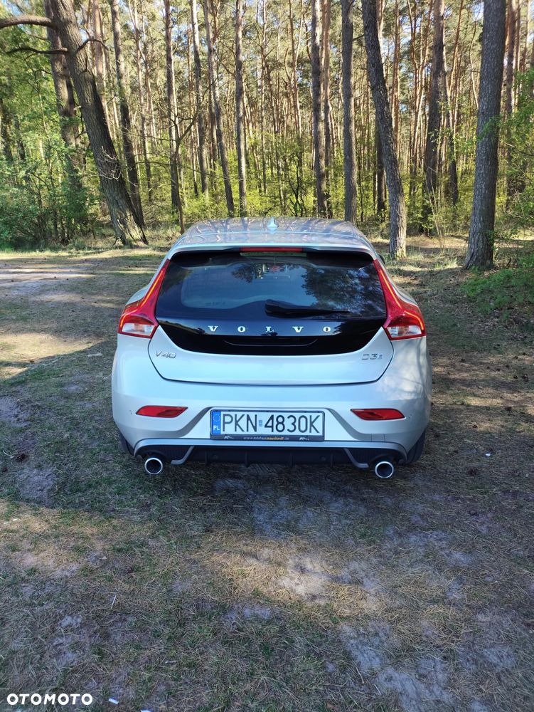 Volvo V40 D3 Geartronic RDesign - 4
