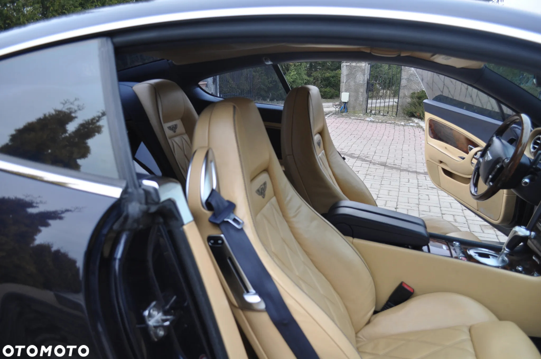 Bentley Continental GT Standard - 14