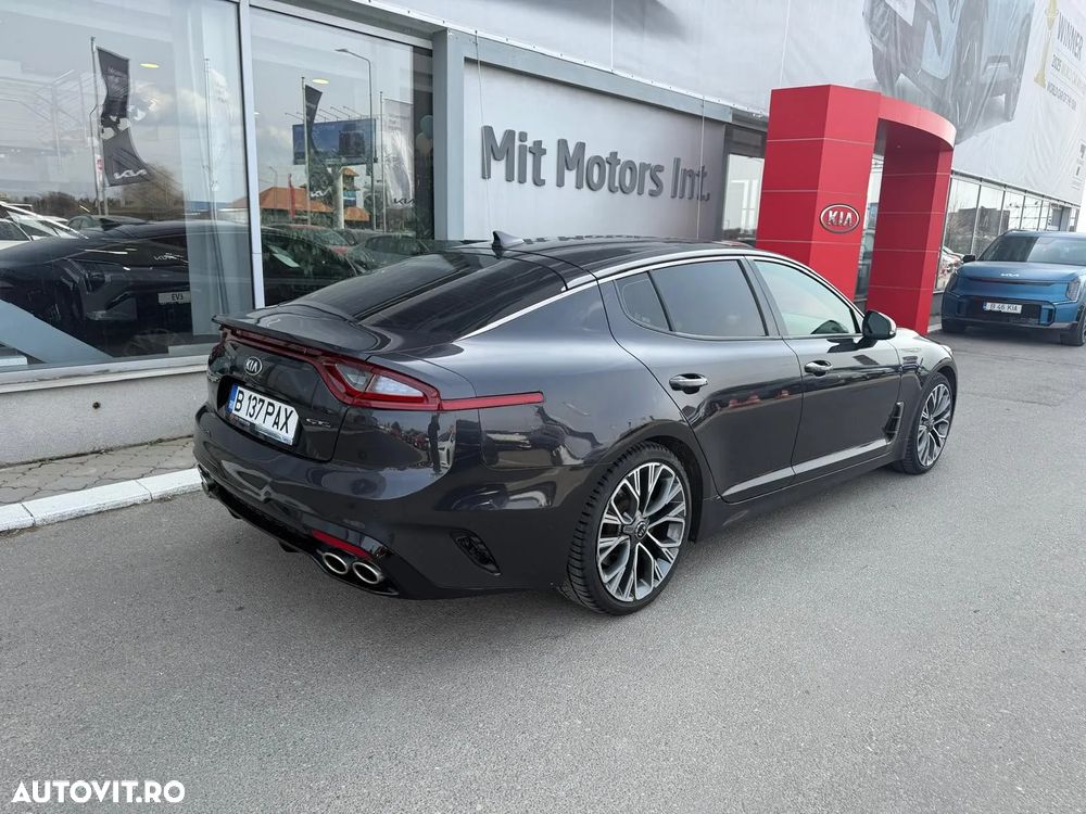 Kia Stinger 2.0 T-GDI RWD GT Line - 4