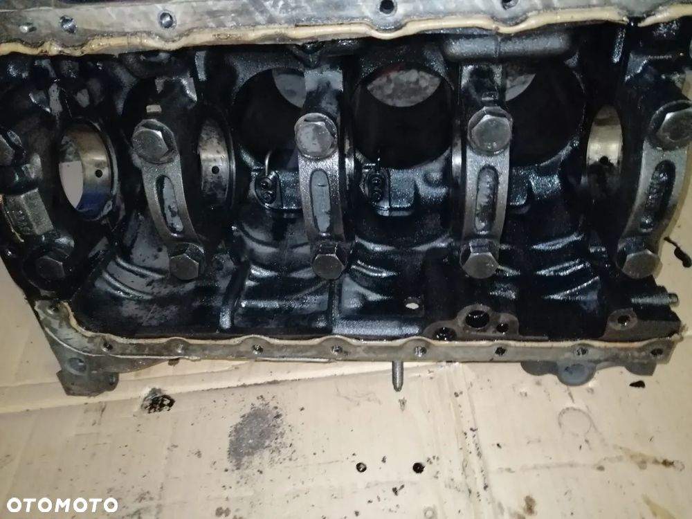 Silnik blok silnika dół Peugeot Citroen 2.0 HDI RHR - 10