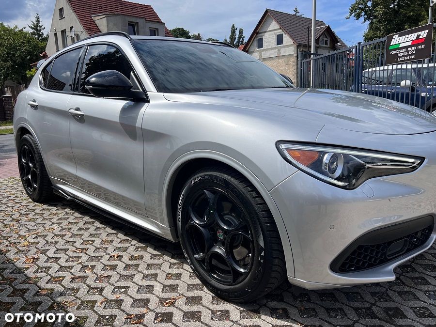 Alfa Romeo Stelvio 2.0 Turbo 16V AT8-Q4 Veloce - 4