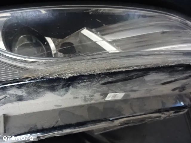 Prawa lampa Audi Q5 Xenon skrętny 8R0 941 032C - 2