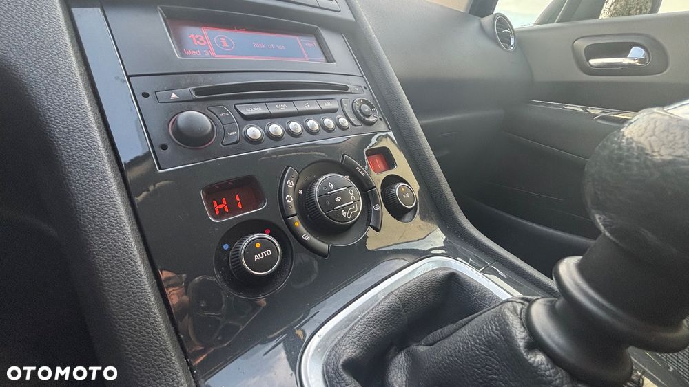 Peugeot 5008 1.6 THP Family 7os - 14