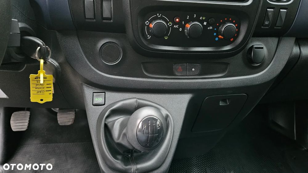Opel Vivaro 120KM - 20